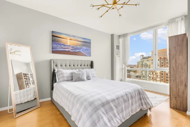 $15,950 | 200 Chambers Street, Unit 22C | TriBeCa