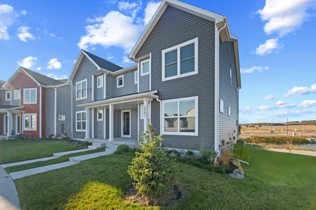$432,000 | 2401 Wildcat Drive, Fitchburg, WI 53711