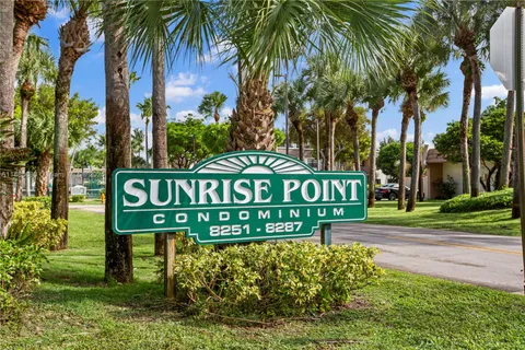 $318,000 | 8277 Southwest 128th Street, Unit 108, Pinecrest, FL 33156