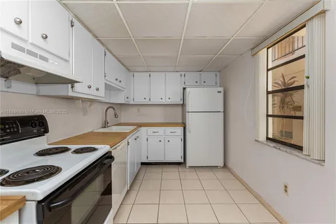 $318,000 | 8277 Southwest 128th Street, Unit 108, Pinecrest, FL 33156