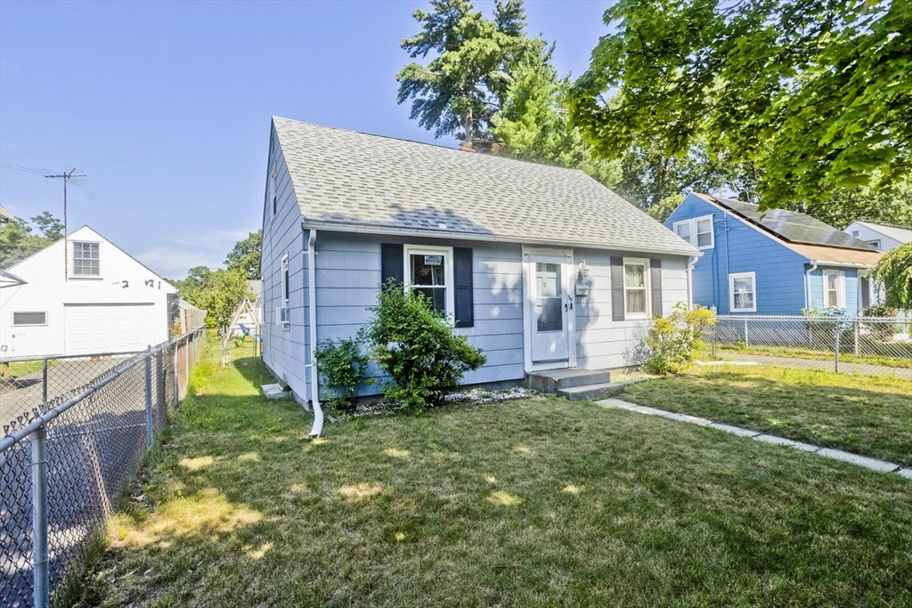 39 Seymour Avenue Springfield, MA 01109 - Photo 2 of 27 Gallery Image 2