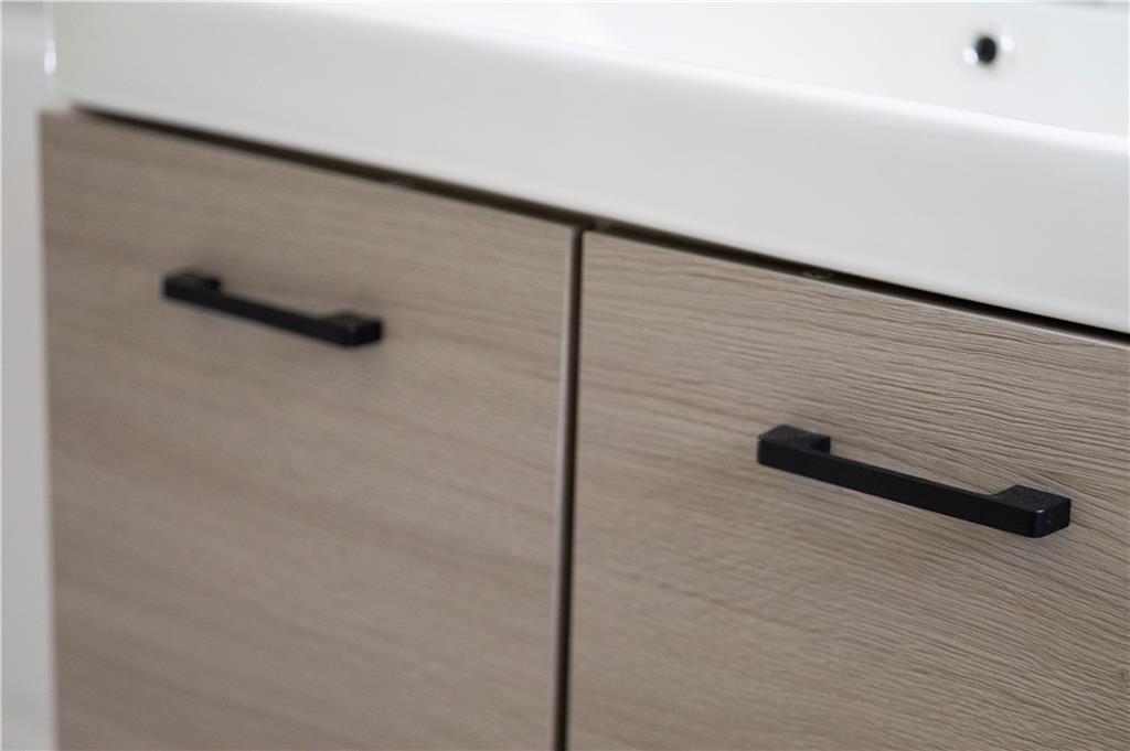 2773 Pasco Lane Southeast Atlanta, GA 30316 - Photo 38 of 40 a close view of shower tap