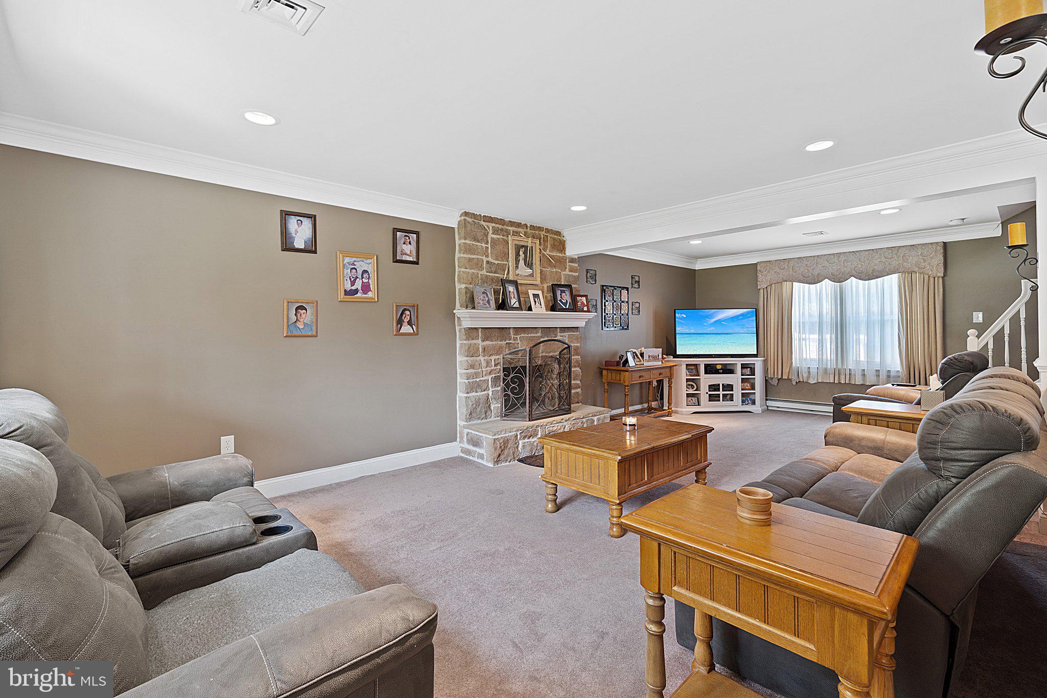 97 Highspire Road Richboro, PA 18954 - Photo 6 of 35 Living Area