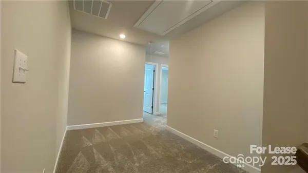 $2,275 | 3860 Memorial Parkway, Unit 27, Charlotte, NC 28217