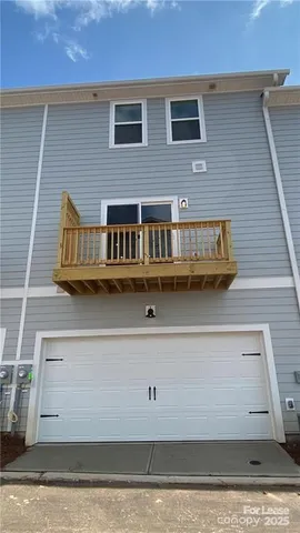 $2,295 | 3860 Memorial Parkway, Unit 27, Charlotte, NC 28217