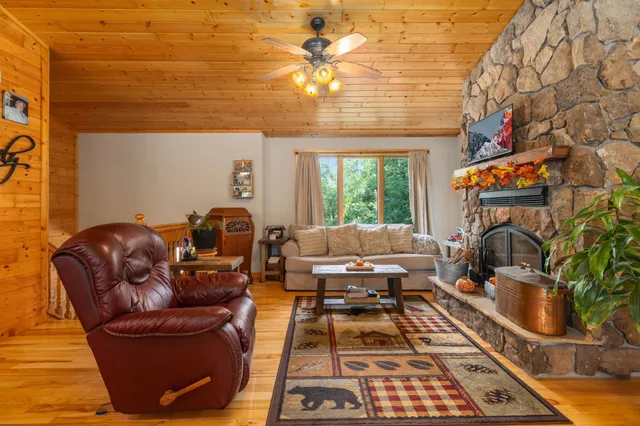 $559,900 | 33921 Wild Wind Ranch Drive, Crosslake, MN 56442