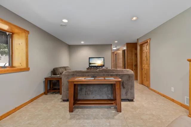 $559,900 | 33921 Wild Wind Ranch Drive, Crosslake, MN 56442