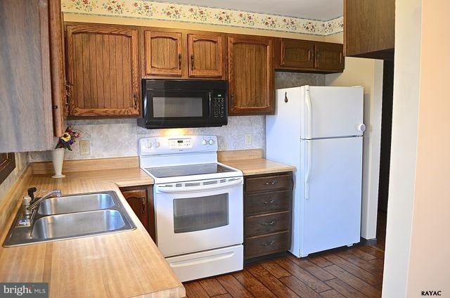 720 Sells Station Road Littlestown, PA 17340 - Photo 3 of 31
