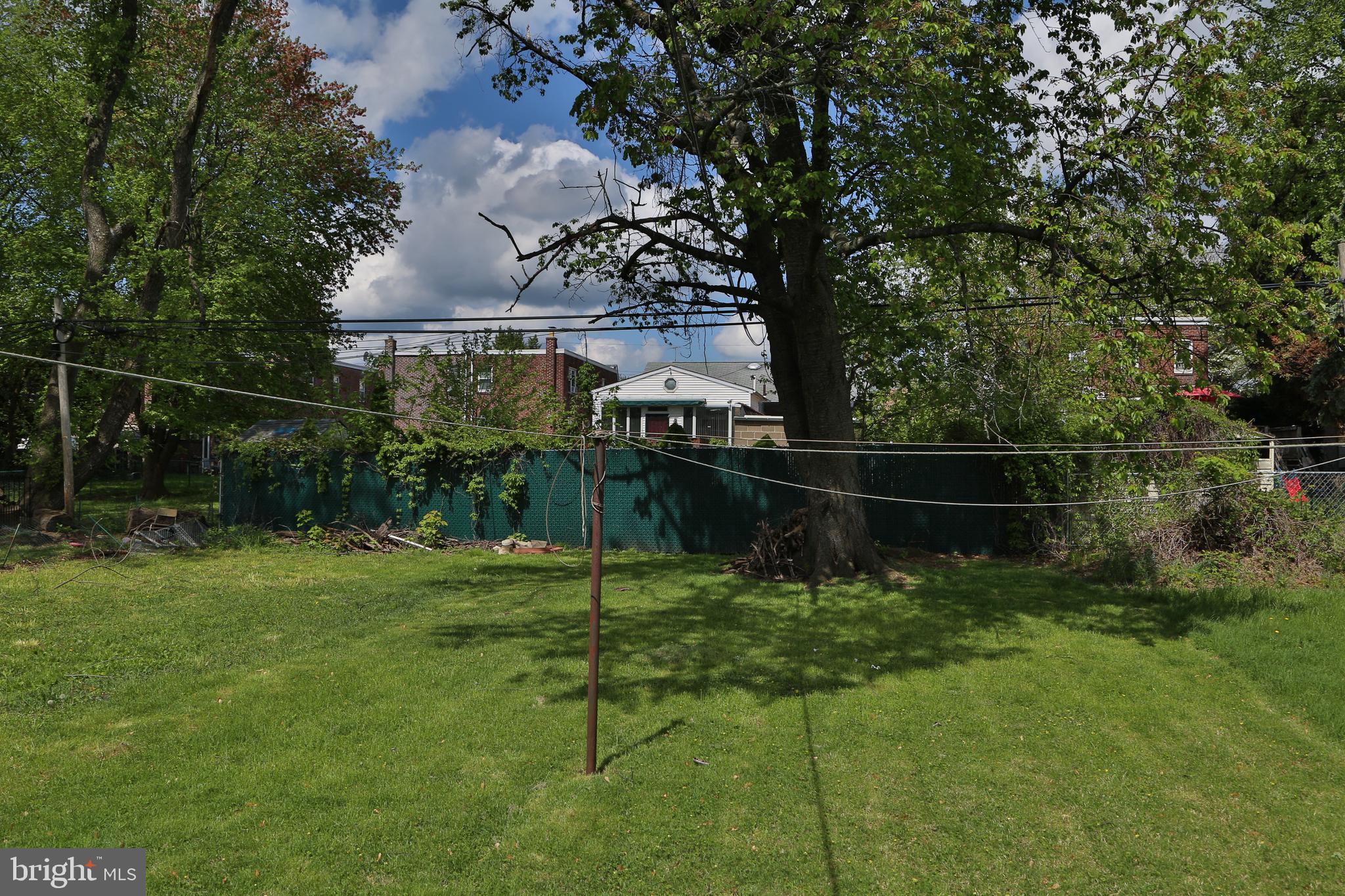 7236 Dungan Road Philadelphia, PA 19111 - Photo 4 of 22 Back Yard