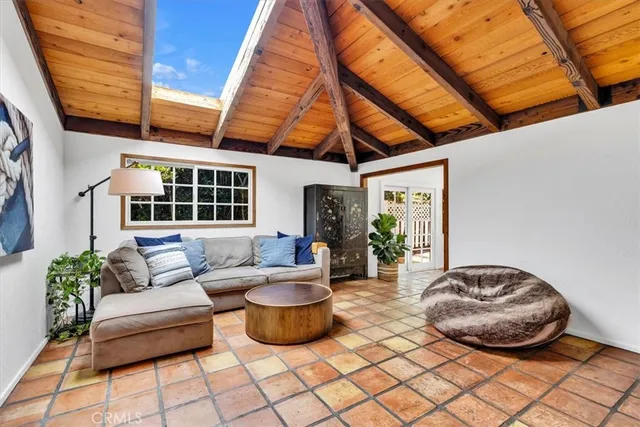 $2,950,000 | 210 West Avenida Gaviota, San Clemente, CA 92672
