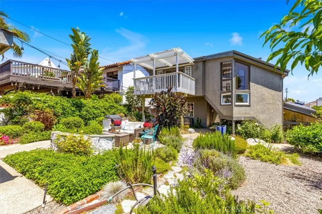 $2,950,000 | 210 West Avenida Gaviota, San Clemente, CA 92672