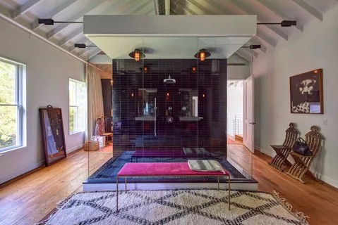 $4,750,000 | 9 Settlement Court, East Hampton, NY 11937