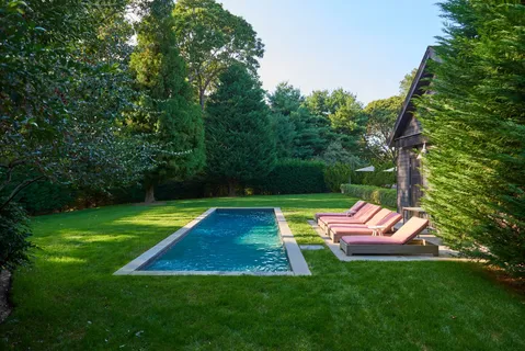 $4,750,000 | 9 Settlement Court, East Hampton, NY 11937