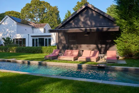 $4,750,000 | 9 Settlement Court, East Hampton, NY 11937