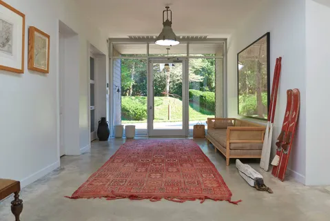 $4,750,000 | 9 Settlement Court, East Hampton, NY 11937