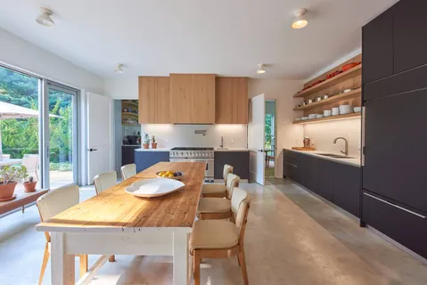 $4,750,000 | 9 Settlement Court, East Hampton, NY 11937