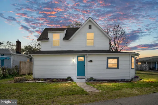 $489,900 | 319 Marshall Avenue, Colonial Beach, VA 22443