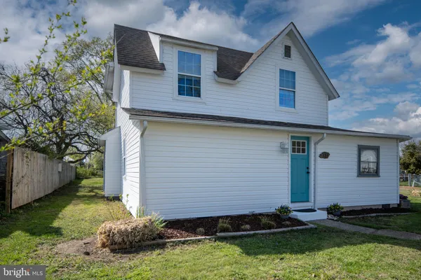 $489,900 | 319 Marshall Avenue, Colonial Beach, VA 22443