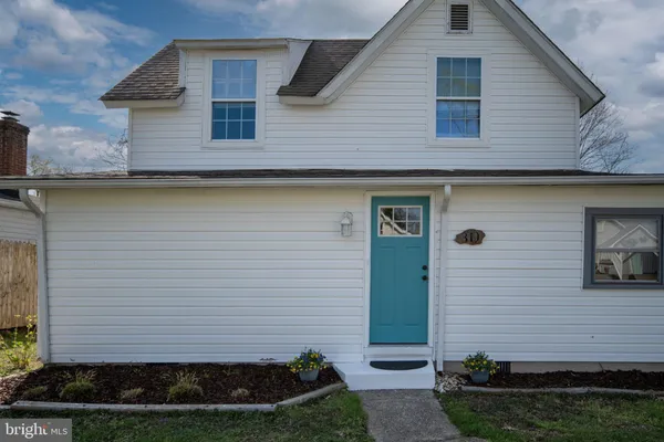 $489,900 | 319 Marshall Avenue, Colonial Beach, VA 22443