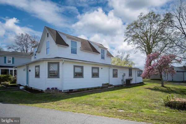 $489,900 | 319 Marshall Avenue, Colonial Beach, VA 22443