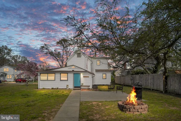 $489,900 | 319 Marshall Avenue, Colonial Beach, VA 22443