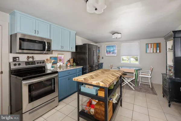 $489,900 | 319 Marshall Avenue, Colonial Beach, VA 22443