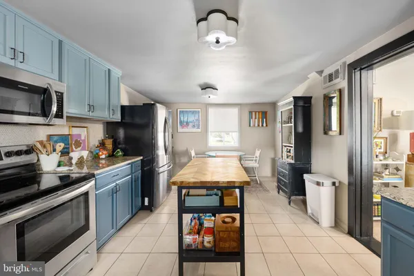 $489,900 | 319 Marshall Avenue, Colonial Beach, VA 22443