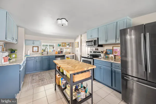 $489,900 | 319 Marshall Avenue, Colonial Beach, VA 22443