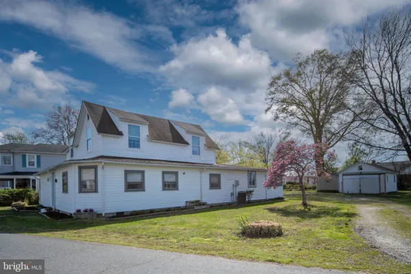$489,900 | 319 Marshall Avenue, Colonial Beach, VA 22443