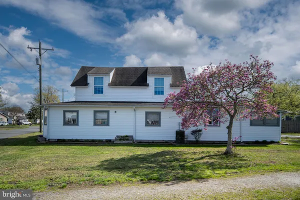 $489,900 | 319 Marshall Avenue, Colonial Beach, VA 22443