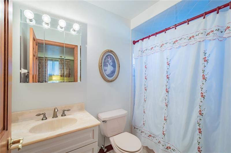 925 Prospect Road Pittsburgh, PA 15227 - Photo 12 of 24 Gallery Image 12
