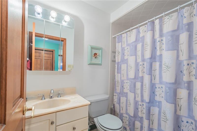 925 Prospect Road Pittsburgh, PA 15227 - Photo 16 of 24 Gallery Image 16
