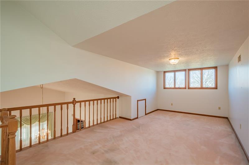 925 Prospect Road Pittsburgh, PA 15227 - Photo 17 of 24 Gallery Image 17