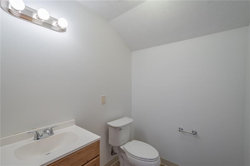 925 Prospect Road Pittsburgh, PA 15227 - Photo 20 of 24 Gallery Image 20