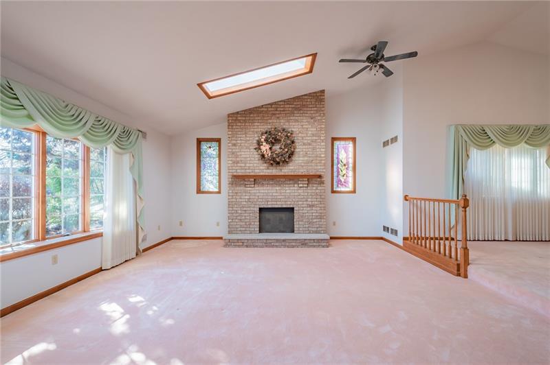 925 Prospect Road Pittsburgh, PA 15227 - Photo 4 of 24 Gallery Image 4