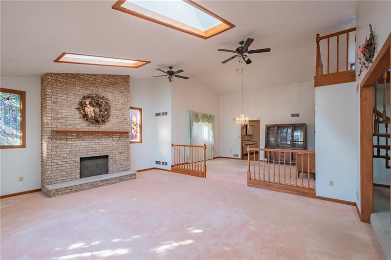 925 Prospect Road Pittsburgh, PA 15227 - Photo 5 of 24 Gallery Image 5