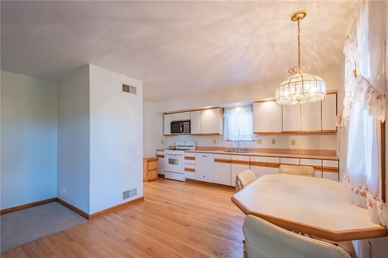 925 Prospect Road Pittsburgh, PA 15227 - Photo 8 of 24 Gallery Image 8