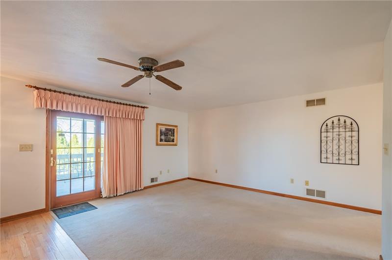 925 Prospect Road Pittsburgh, PA 15227 - Photo 10 of 24 Gallery Image 10