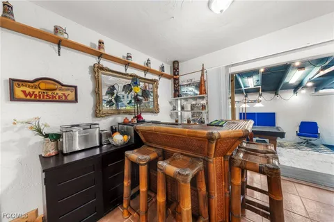 $715,000 | 813 105th Avenue North, Naples, FL 34108