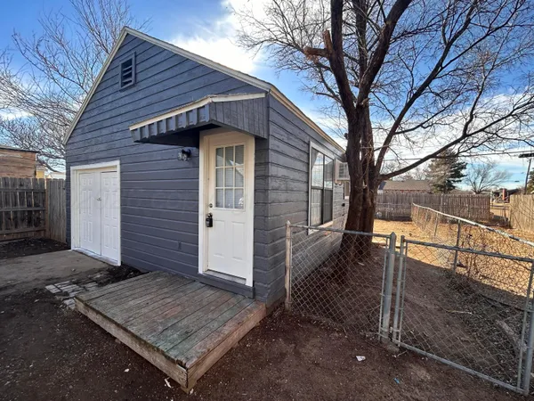 $700 | 1209-rear Southwest 20th Avenue, Amarillo, TX 79109