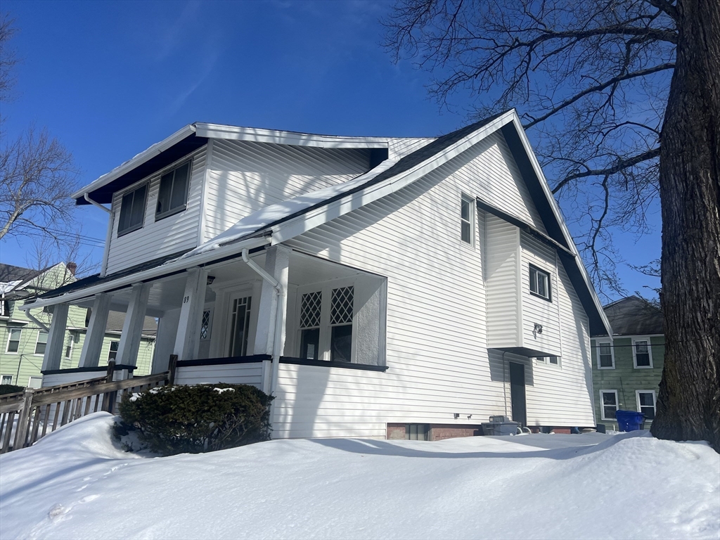 89 Bristol Street Springfield, MA 01109 - Photo 2 of 32 Gallery Image 2