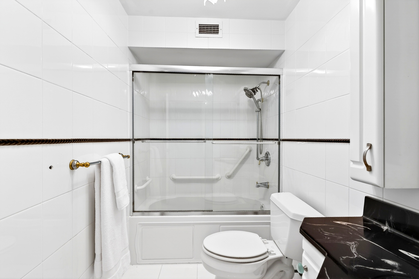 6007 North Sheridan Road, Unit 11G Chicago, IL 60660 - Photo 18 of 38