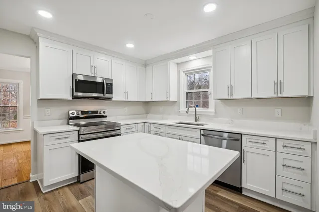 $635,000 | 11975 Farrabow Lane, Woodbridge, VA 22192