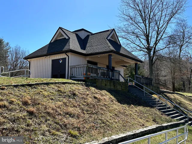 $635,000 | 11975 Farrabow Lane, Woodbridge, VA 22192