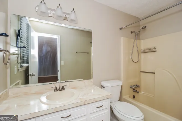 $2,065 | 158 Victoria Station, Woodstock, GA 30189