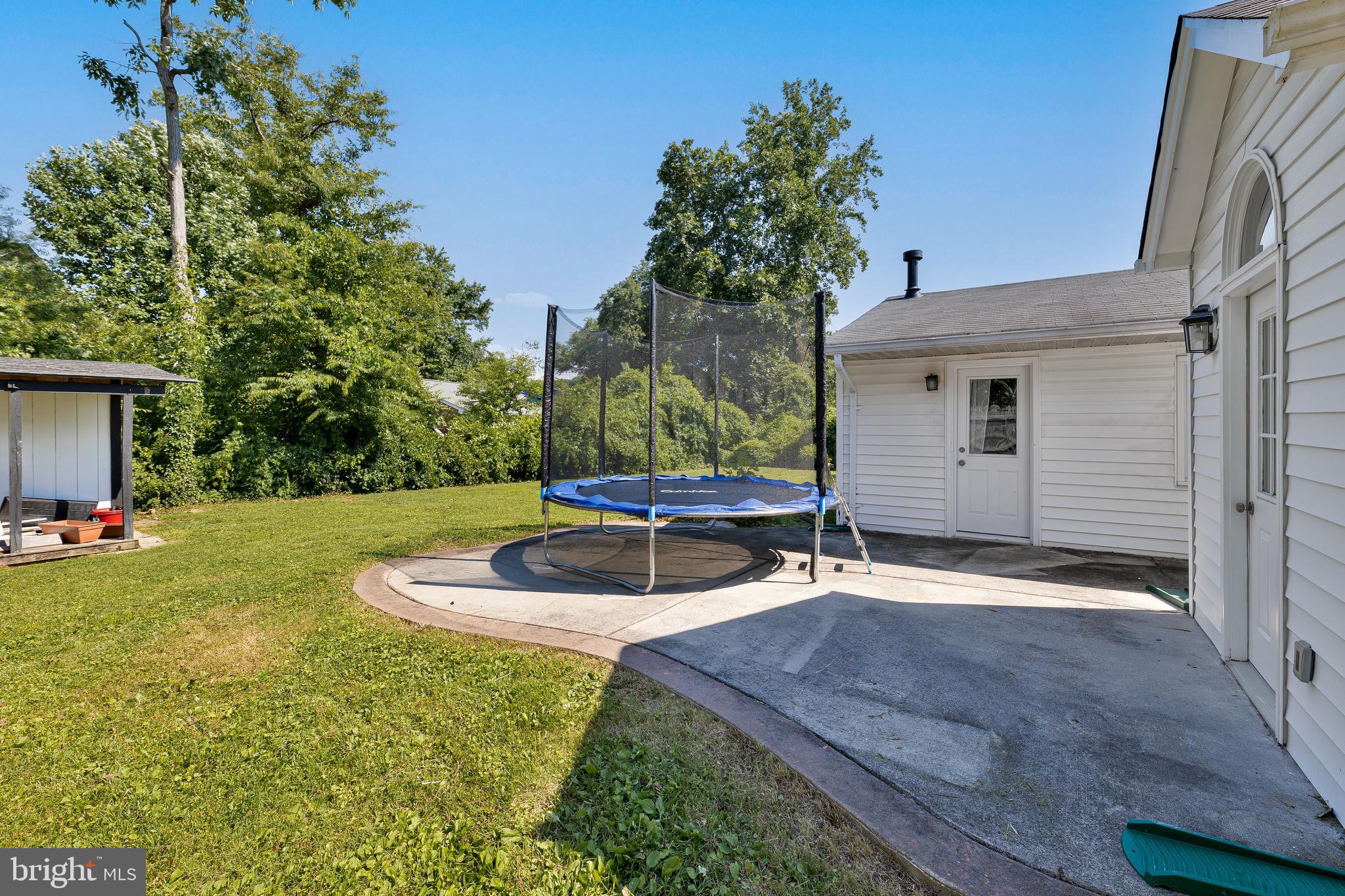 5508 Heming Avenue Springfield, VA 22151 - Photo 8 of 39