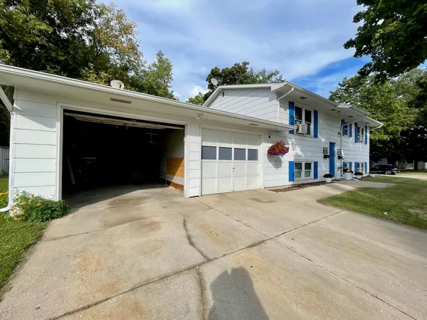 $298,000 | 1421 Ridgeway Drive, De Pere, WI 54115