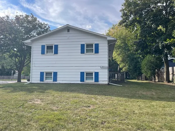 $298,000 | 1421 Ridgeway Drive, De Pere, WI 54115