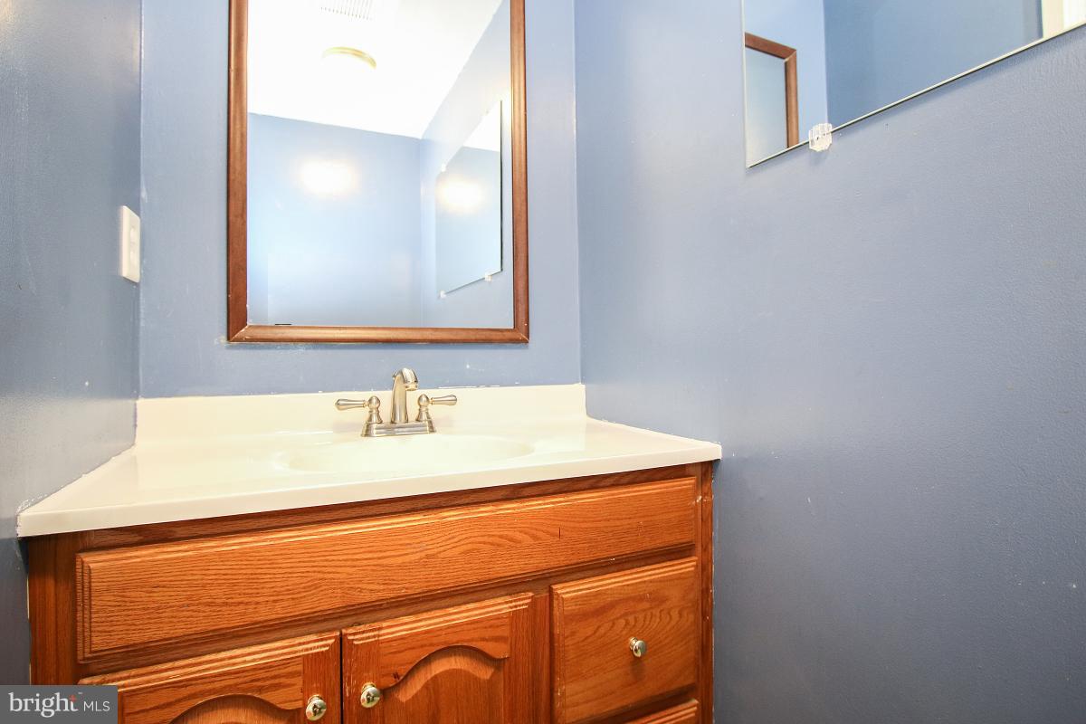 9486 Kilimanjaro Road Columbia, MD 21045 - Photo 14 of 30 Powder Room Main Level