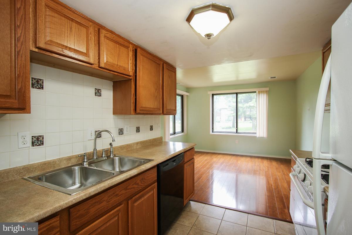 9486 Kilimanjaro Road Columbia, MD 21045 - Photo 9 of 30 Kitchen